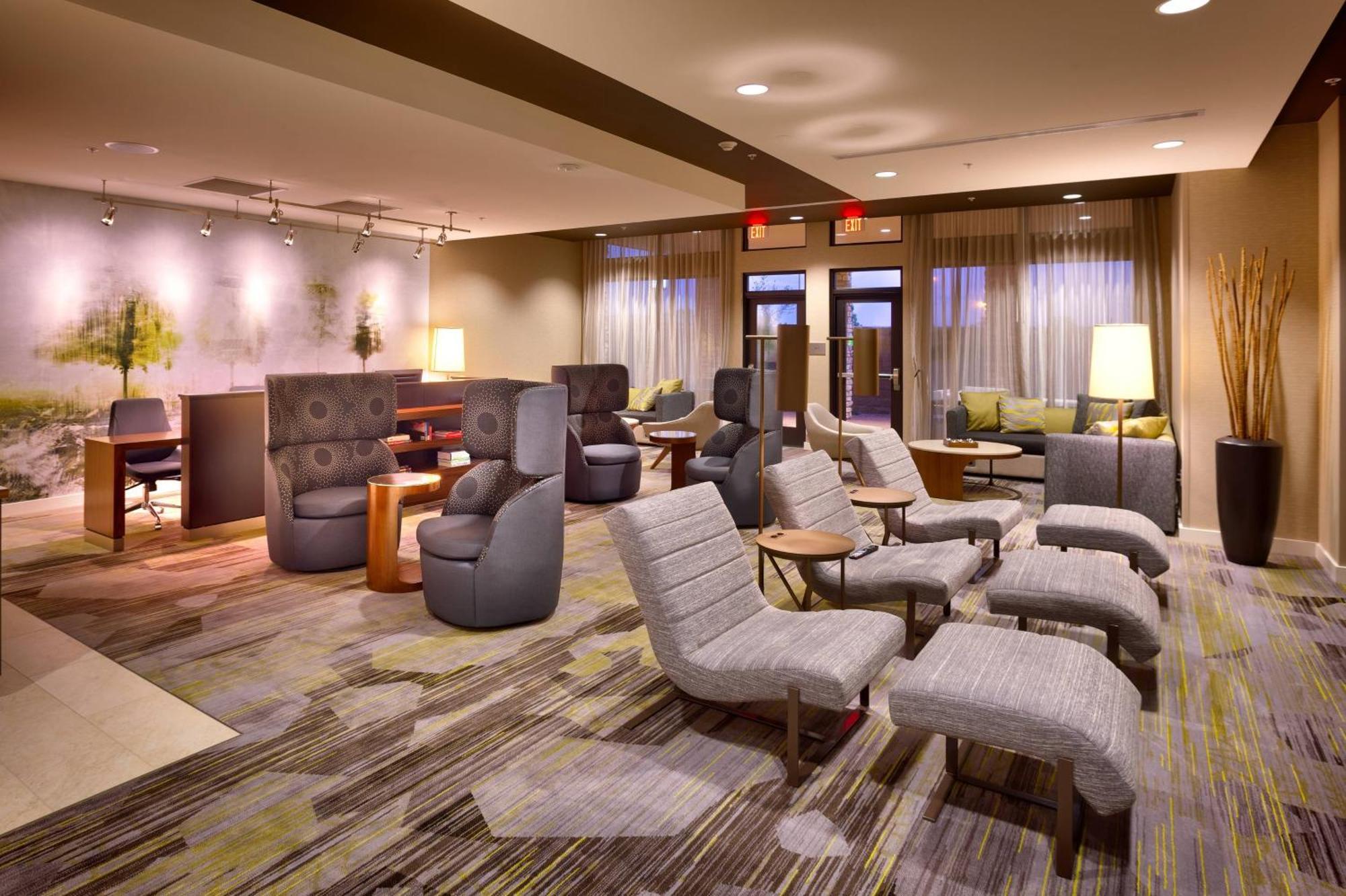 Courtyard By Marriott Phoenix Mesa Gateway Airport Exterior photo