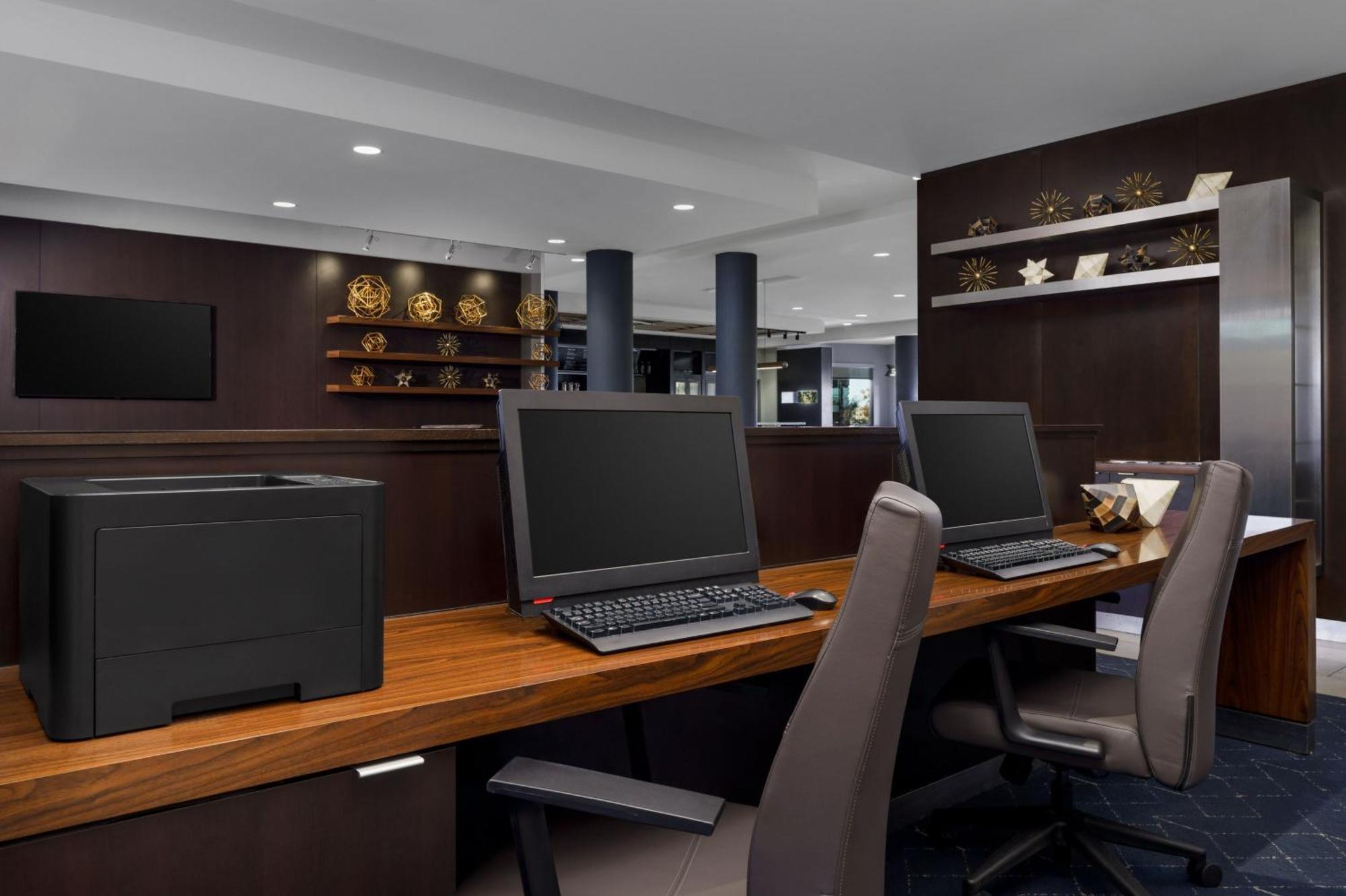 Courtyard By Marriott Phoenix Mesa Gateway Airport Exterior photo