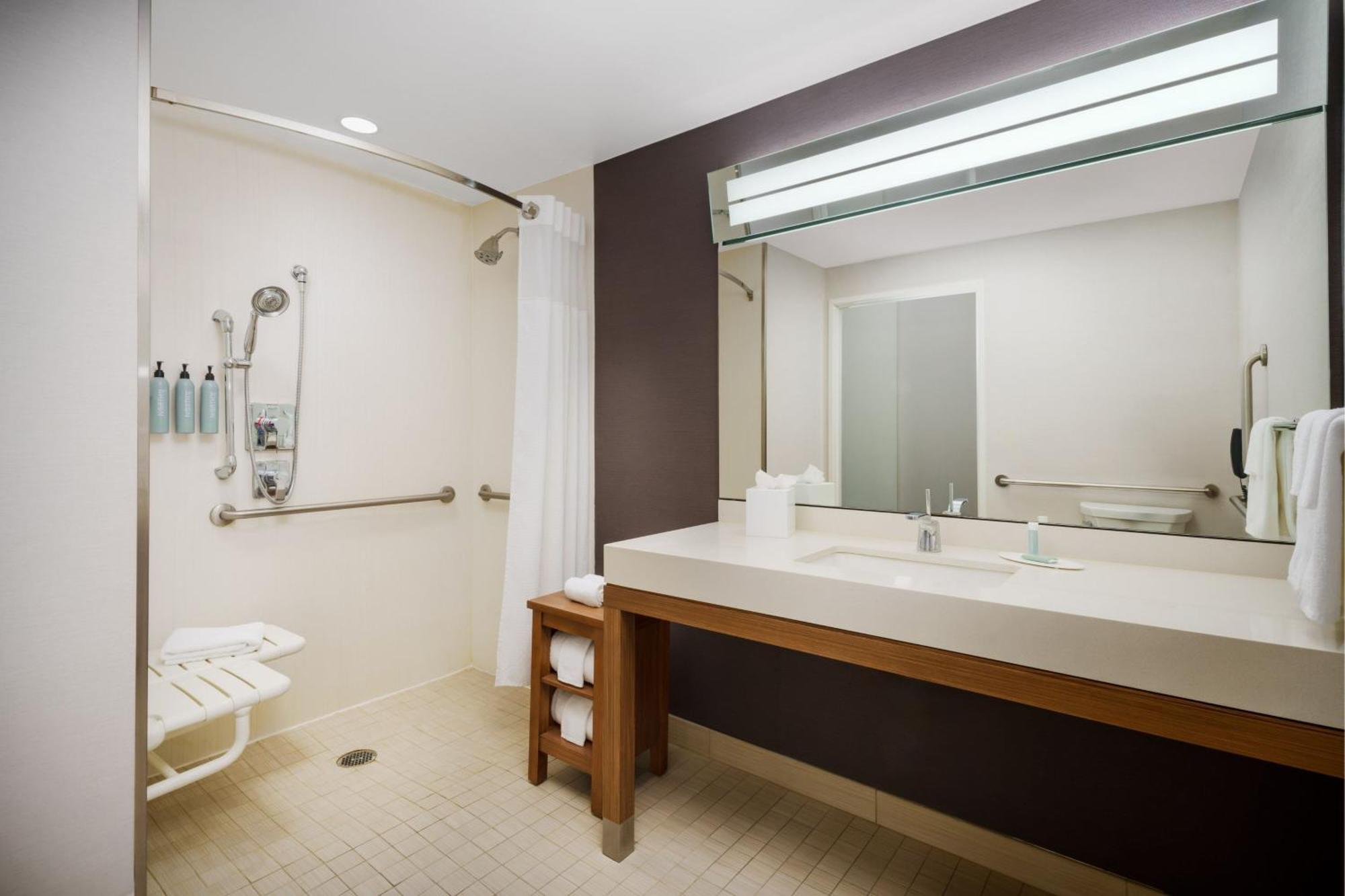 Courtyard By Marriott Phoenix Mesa Gateway Airport Exterior photo