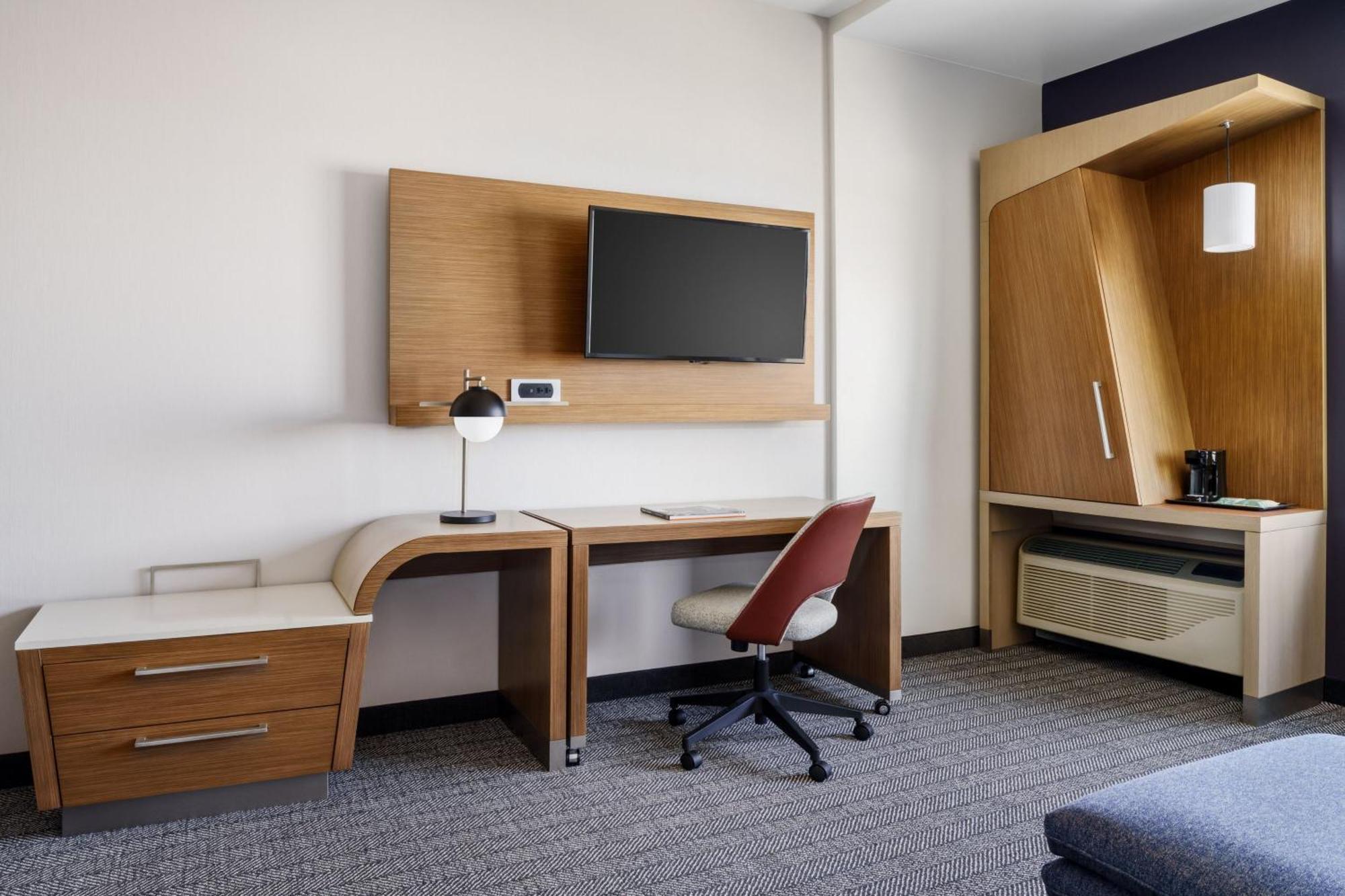 Courtyard By Marriott Phoenix Mesa Gateway Airport Exterior photo