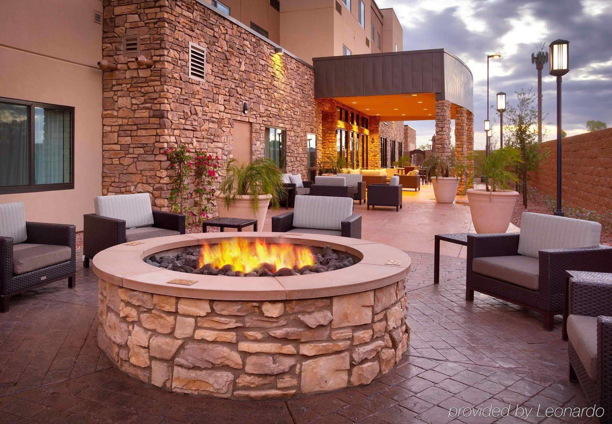 Courtyard By Marriott Phoenix Mesa Gateway Airport Exterior photo