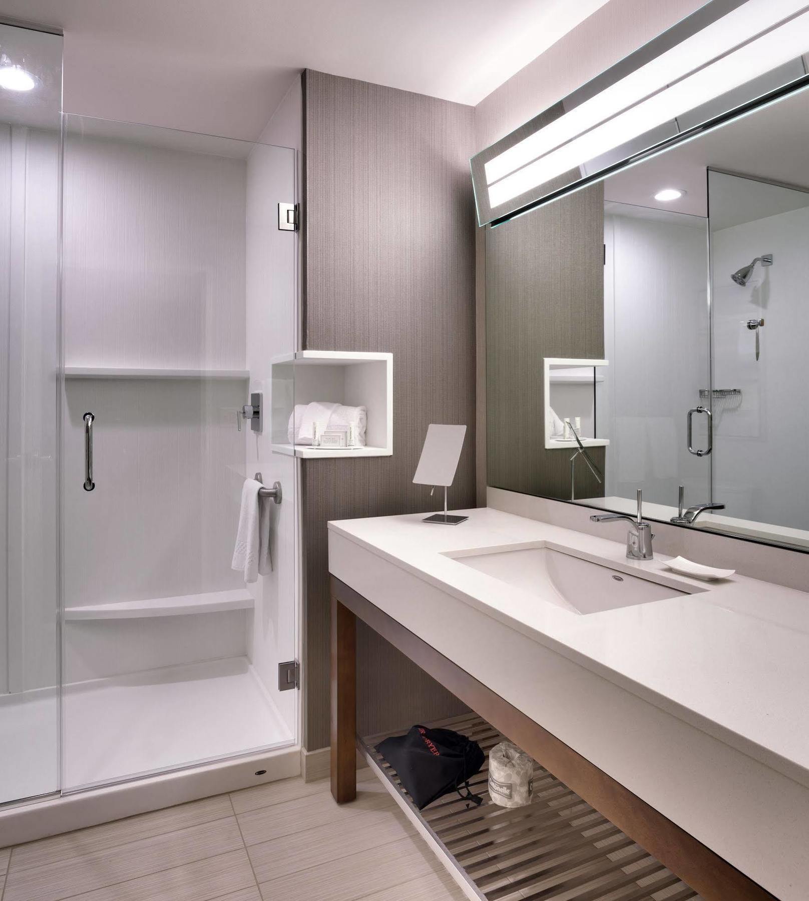 Courtyard By Marriott Phoenix Mesa Gateway Airport Exterior photo